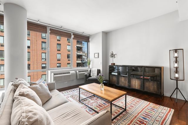 $2,200,000 | 444 West 19th Street, Unit 401 | Chelsea