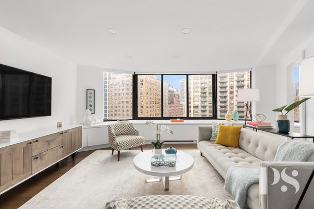 $2,900,000 | 155 West 70th Street, Unit 9FG | Upper West Side