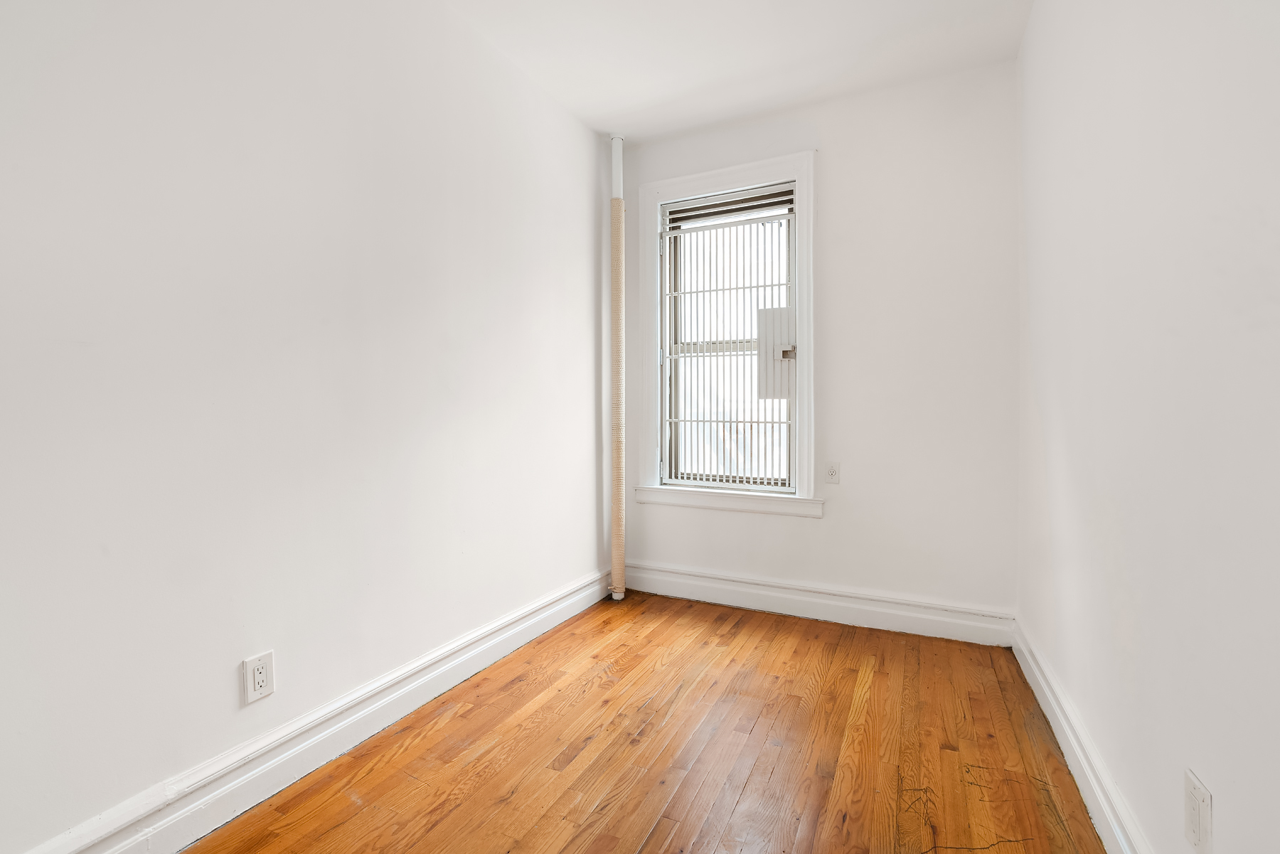 19 Christopher Street, Unit 8 Manhattan, NY 10014 - Photo 2 of 5