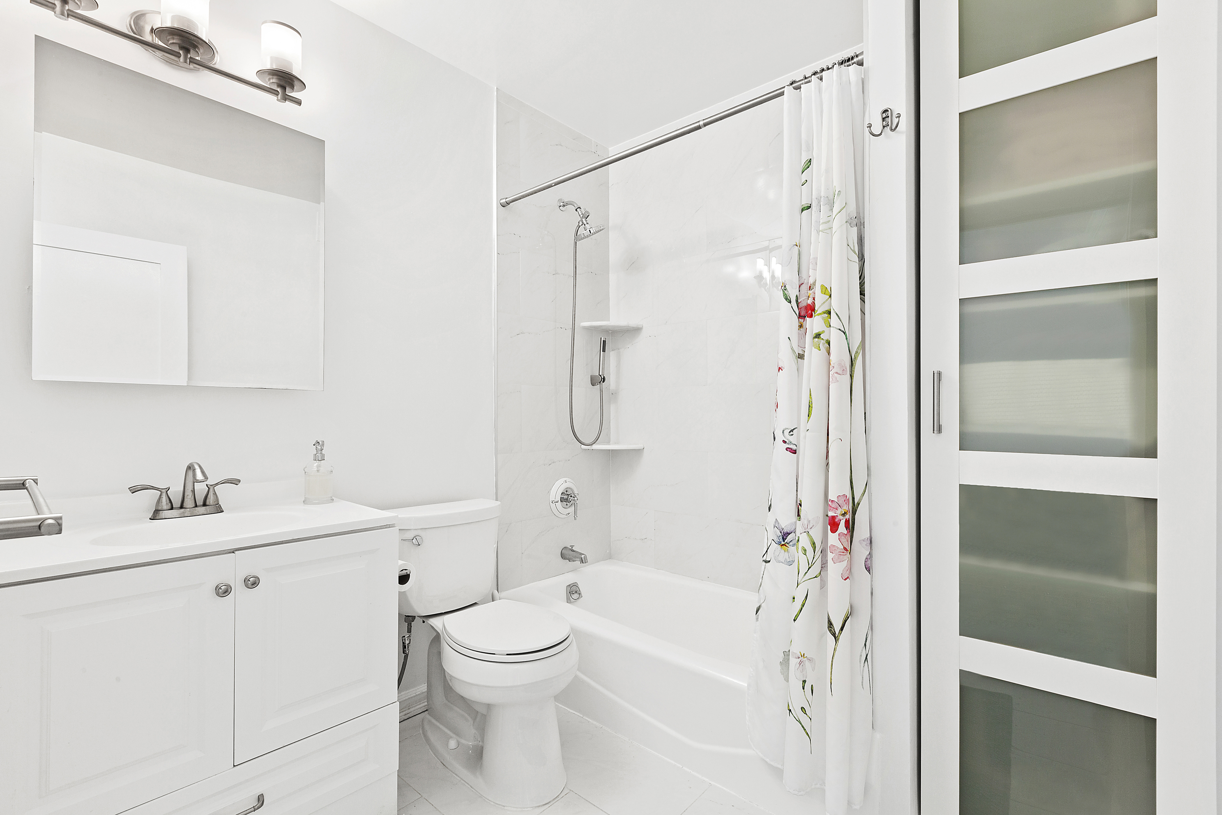 343 East 74th Street, Unit 9L Manhattan, NY 10021 - Photo 4 of 5