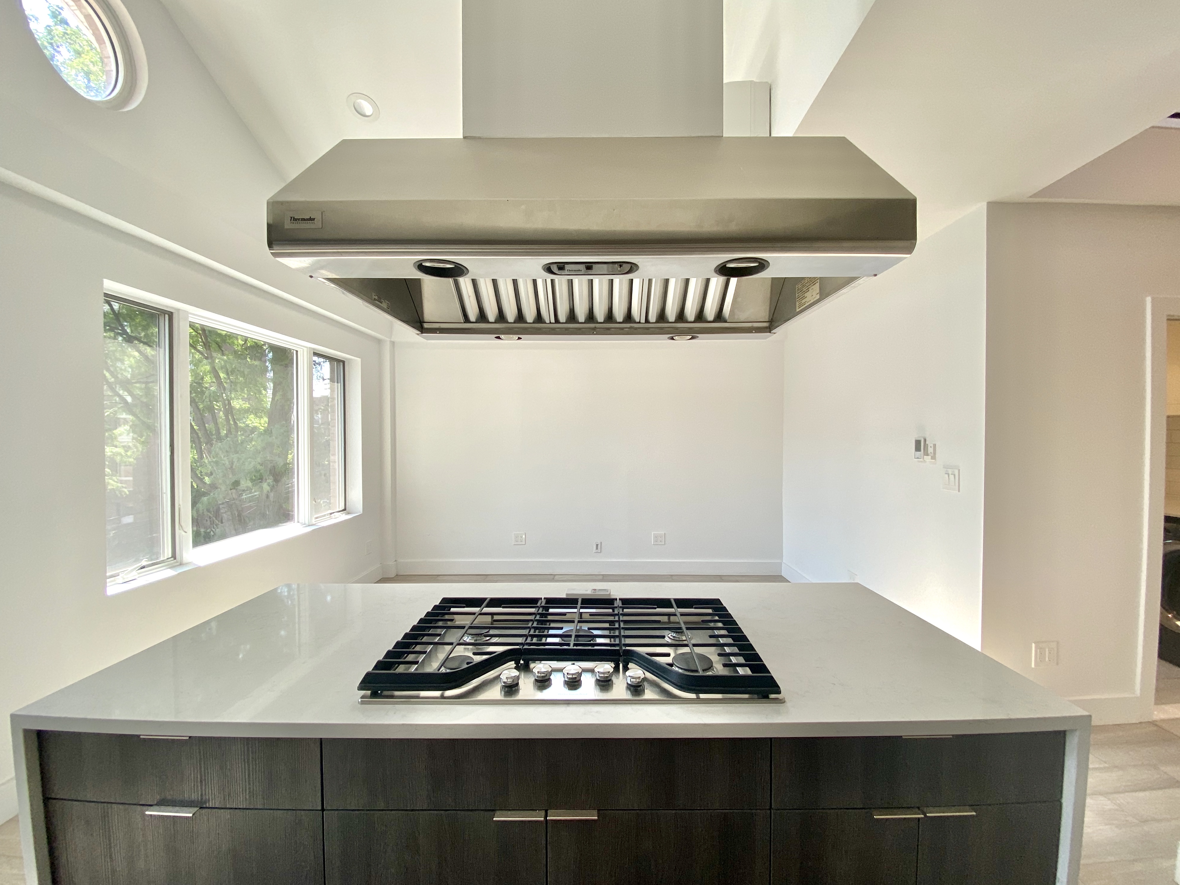 18-15 25th Road, Unit 3 Queens, NY 11102 - Photo 4 of 14