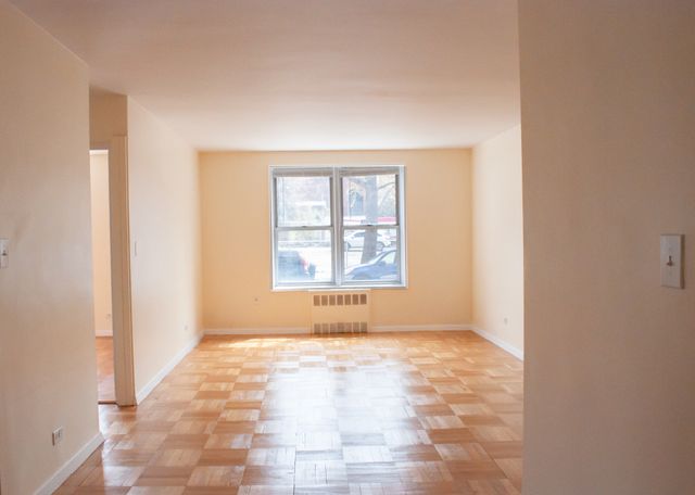 $1,800 | 180 Van Cortlandt Park South, Unit 1M | Kingsbridge