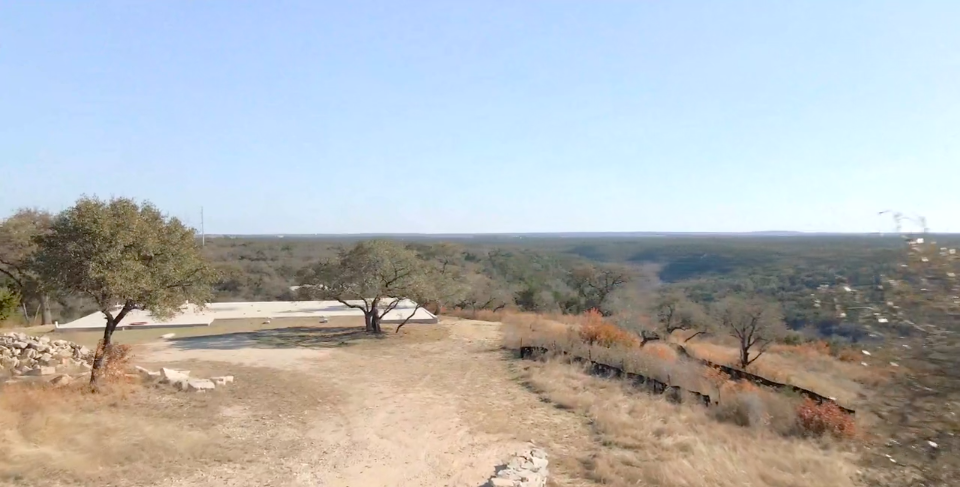 2021 Surrey Hill Drive Austin, TX 78746 - Photo 2 of 22