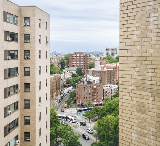 $172,500 | 2 Fordham Hill Ovl, Unit 15A | University Heights