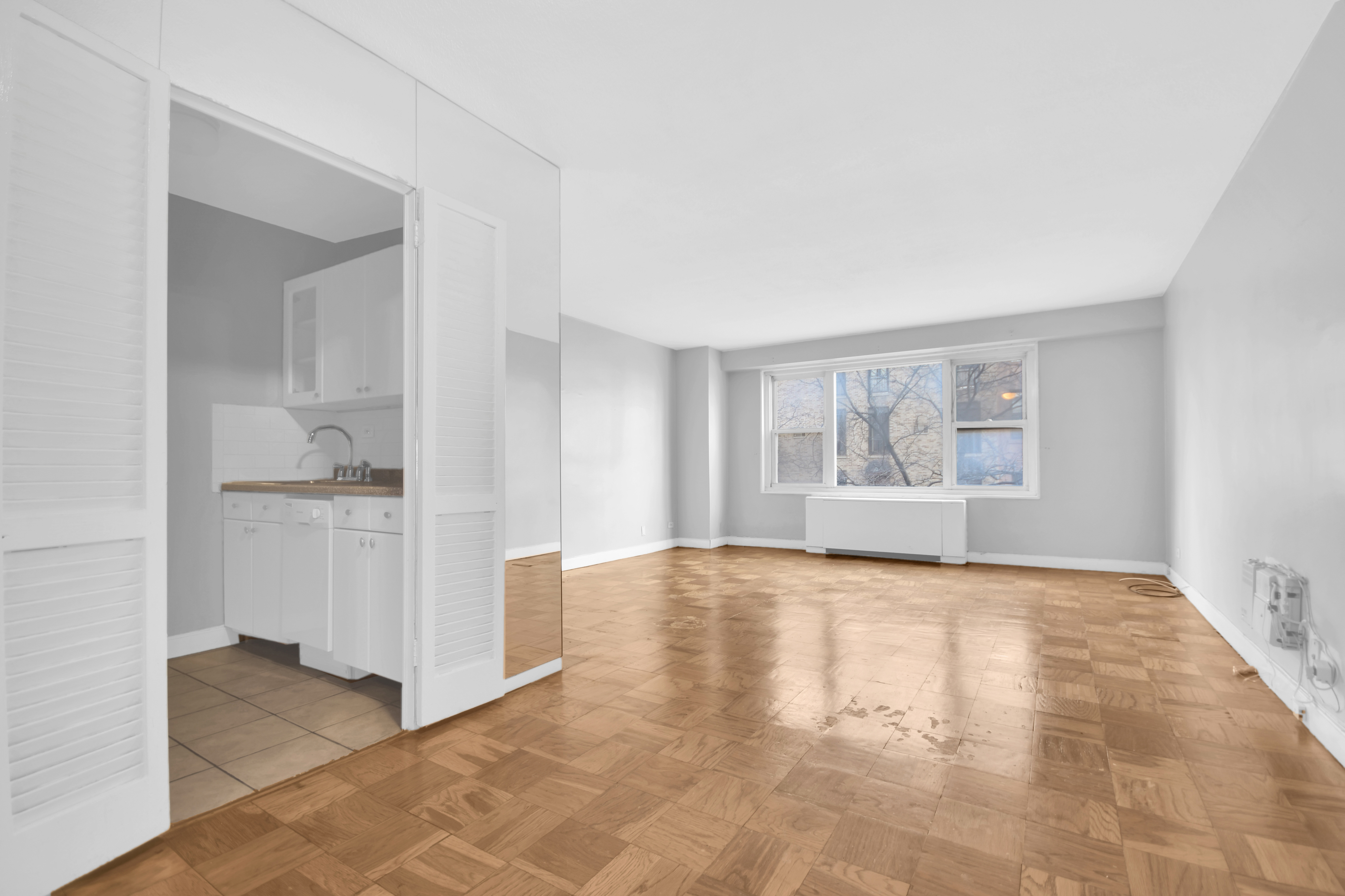 220 East 60th Street, Unit 3M Manhattan, NY 10022 - Photo 2 of 6