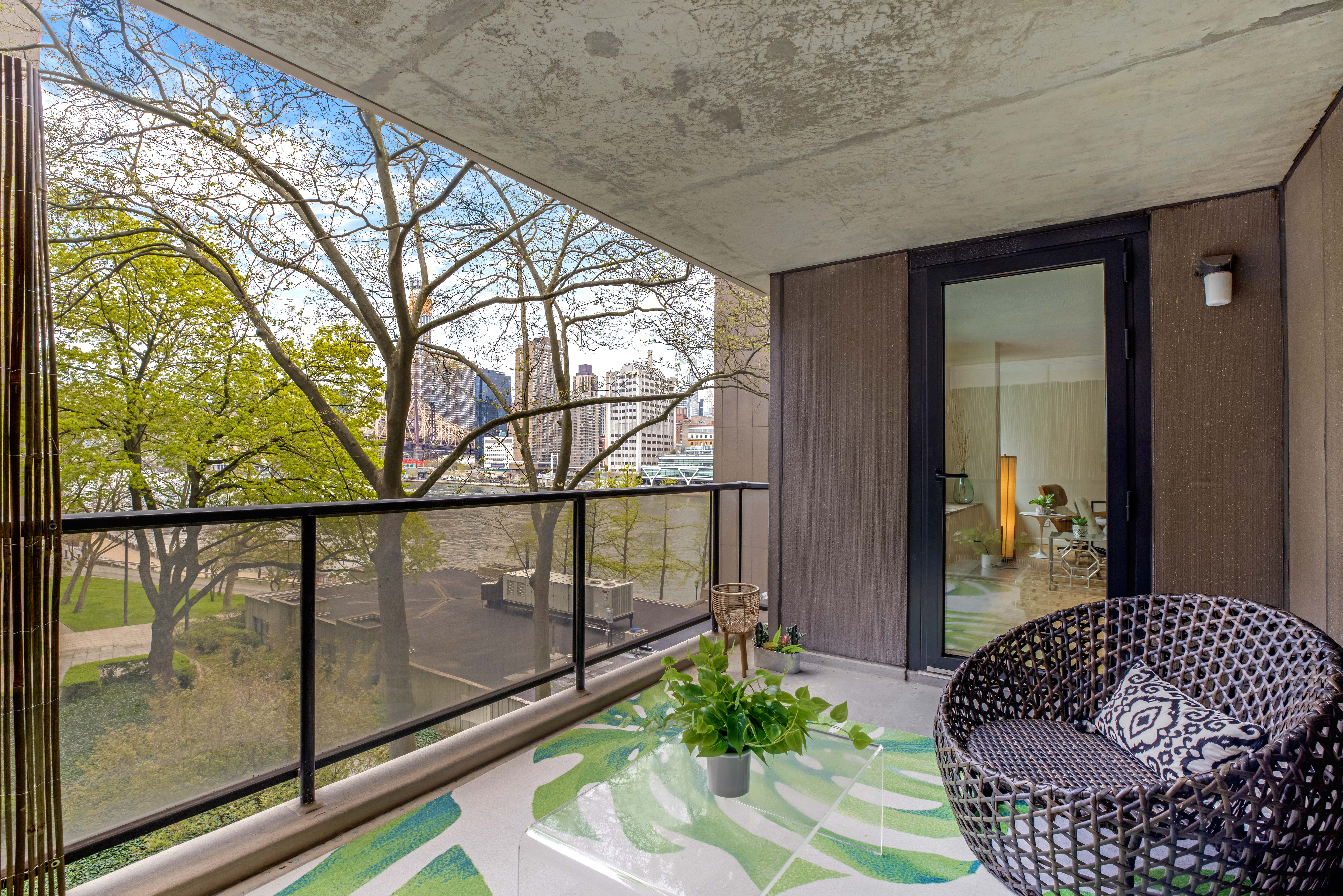 531 Main Street, Unit 427 Manhattan, NY 10044 - Photo 3 of 26