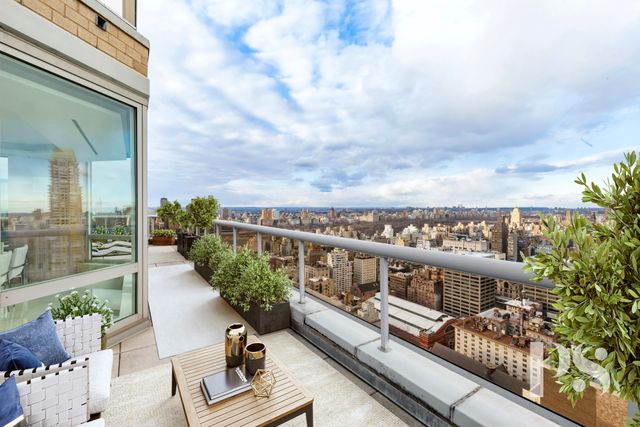 $9,200,000 | 188 East 64th Street, Unit PH4 | Upper East Side
