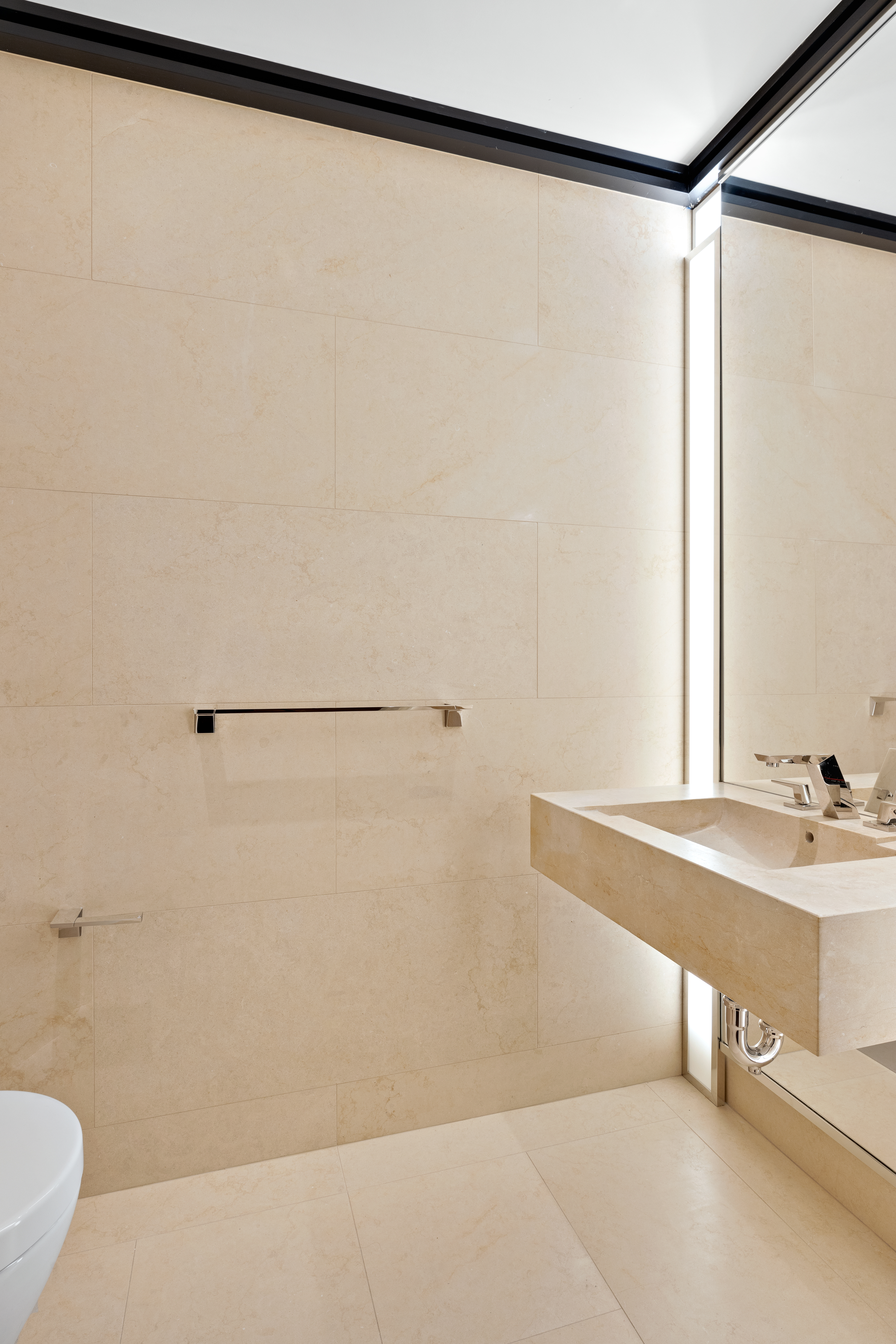 53 West 53rd Street, Unit 22C Manhattan, NY 10019 - Photo 7 of 17