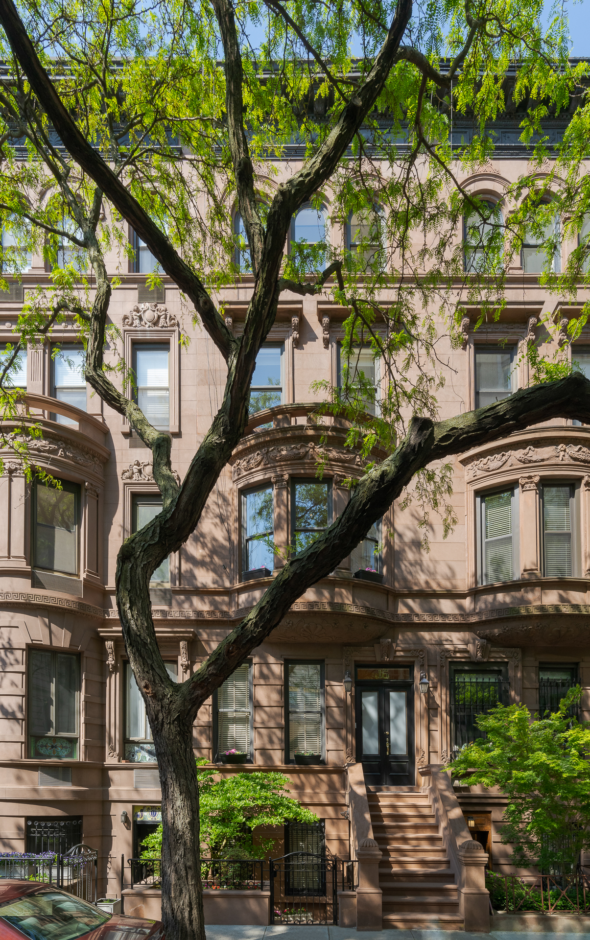 15 West 89th Street Manhattan, NY 10024 - Photo 1 of 26