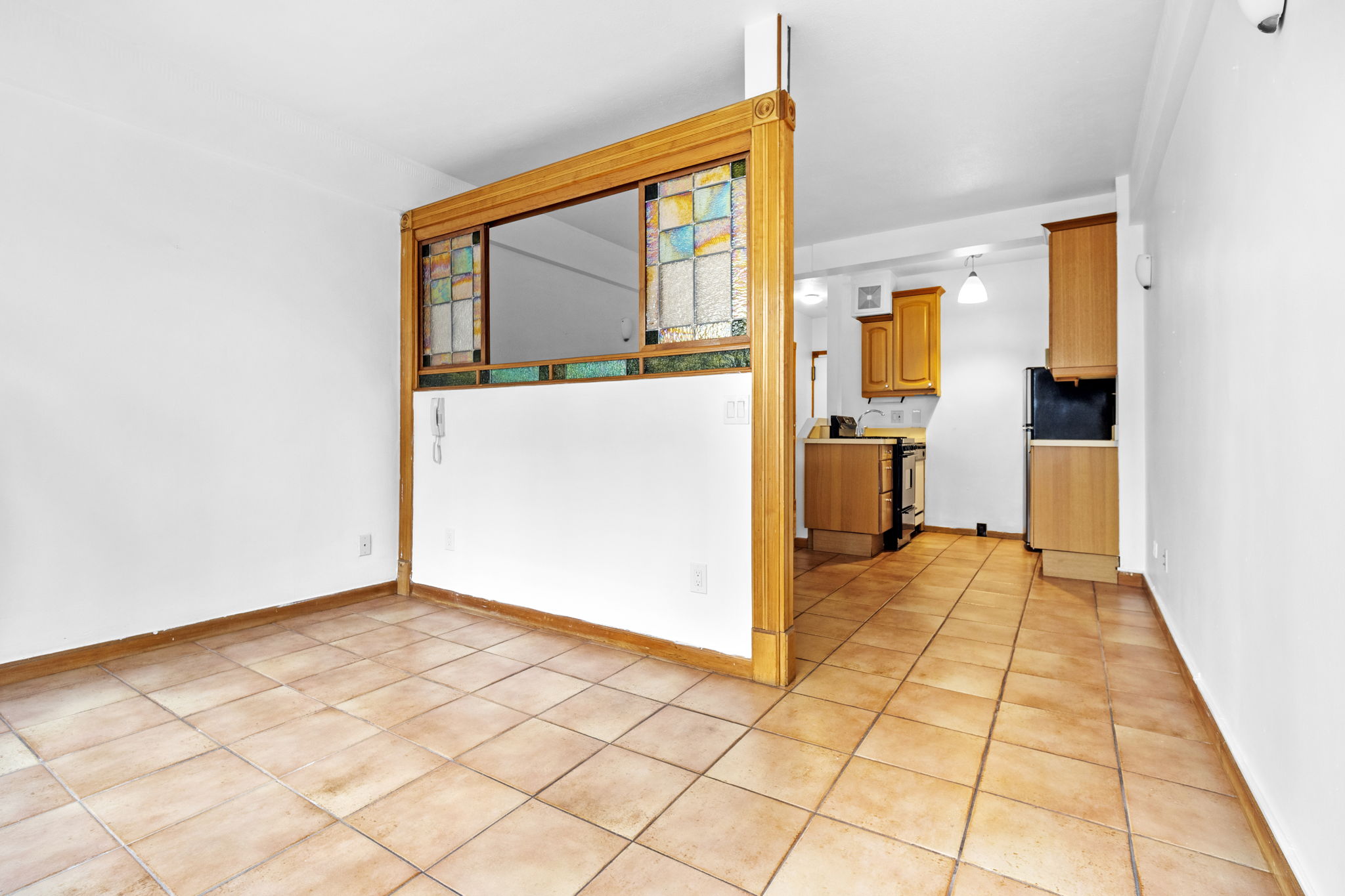 240 East 46th Street, Unit 6E Manhattan, NY 10017 - Photo 4 of 10