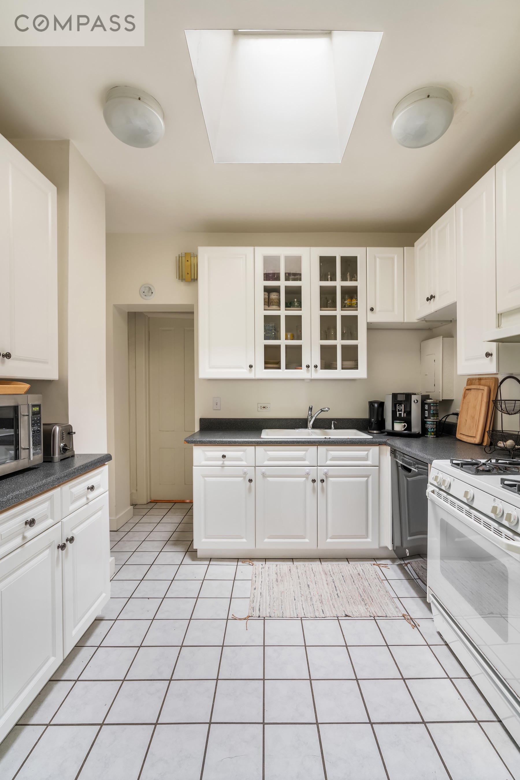 241 West 71st Street, Unit 3 Manhattan, NY 10023 - Photo 3 of 6