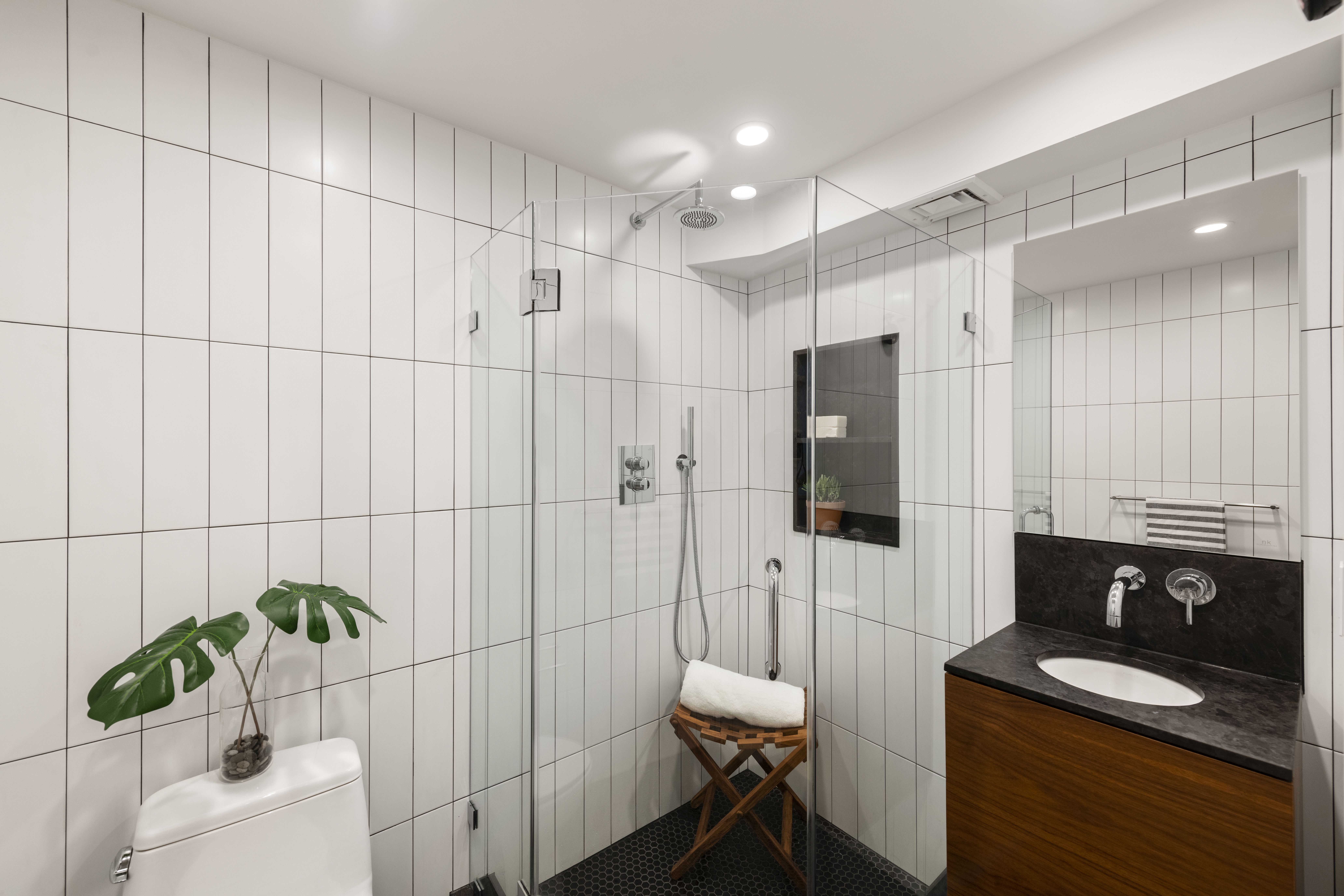 250 Mercer Street, Unit C211 Manhattan, NY 10012 - Photo 8 of 16