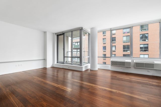 $2,200,000 | 444 West 19th Street, Unit 401 | Chelsea