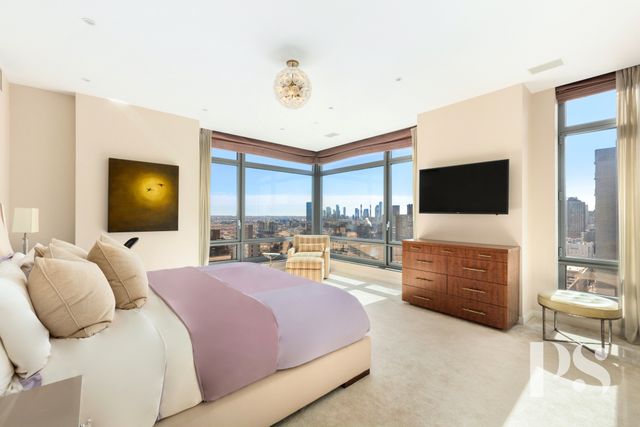 $5,300,000 | 450 East 83rd Street, Unit 24BC | Upper East Side