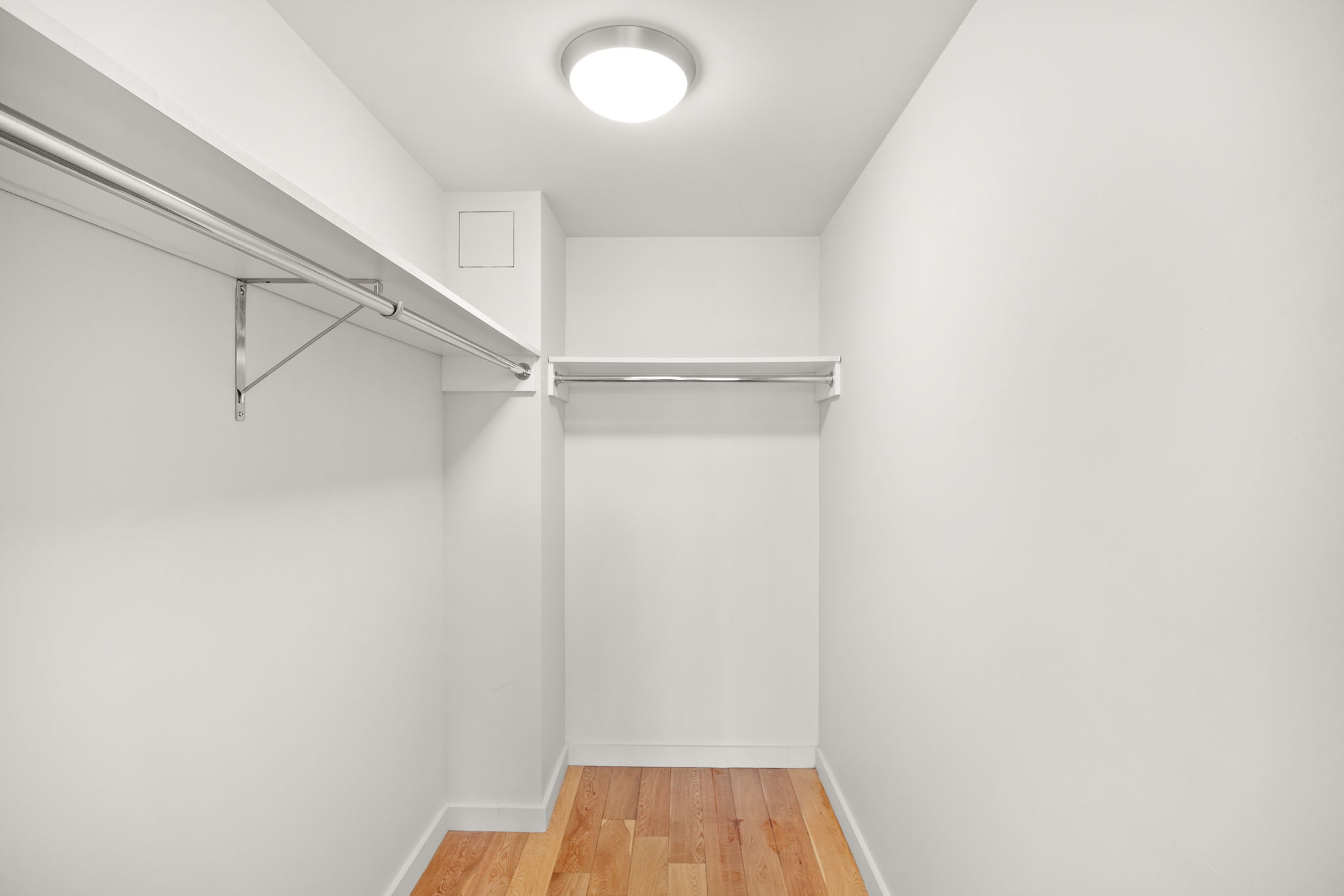 46-09 11th Street, Unit Undisclosed Queens, NY 11101 - Photo 6 of 10