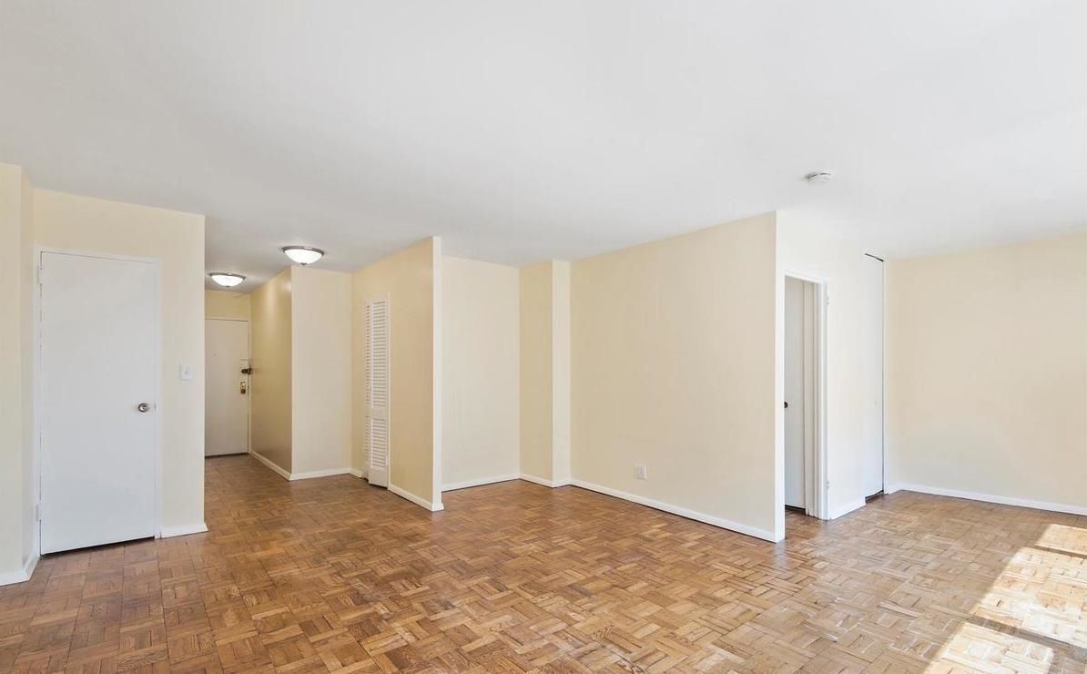 321 East 48th Street, Unit 9F Manhattan, NY 10017 - Photo 2 of 6