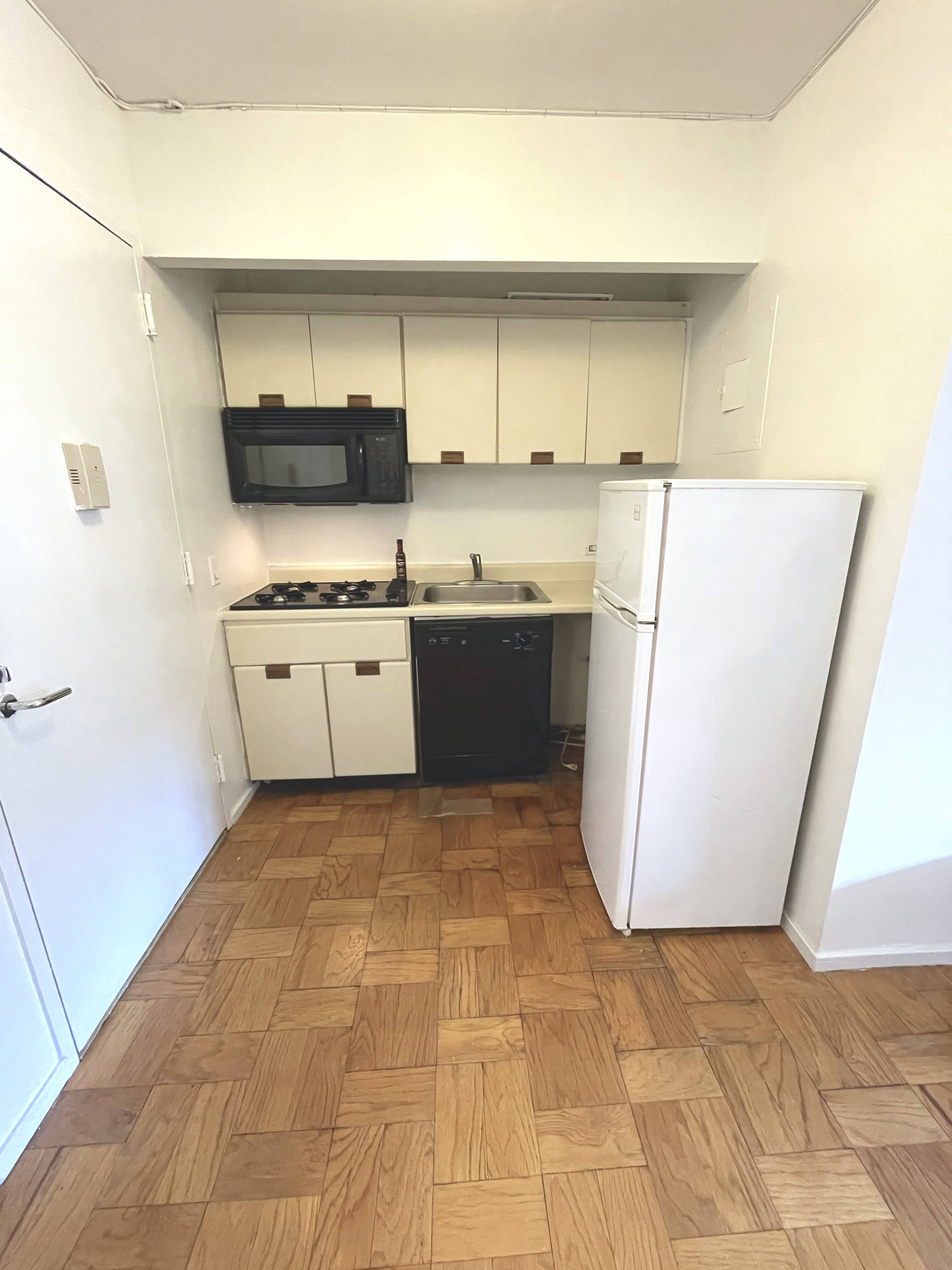 311 East 38th Street, Unit 4A Manhattan, NY 10016 - Photo 3 of 7