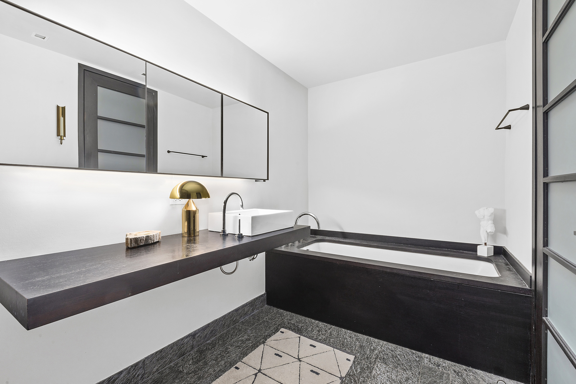 20 Pine Street, Unit 2803 Manhattan, NY 10005 - Photo 5 of 17