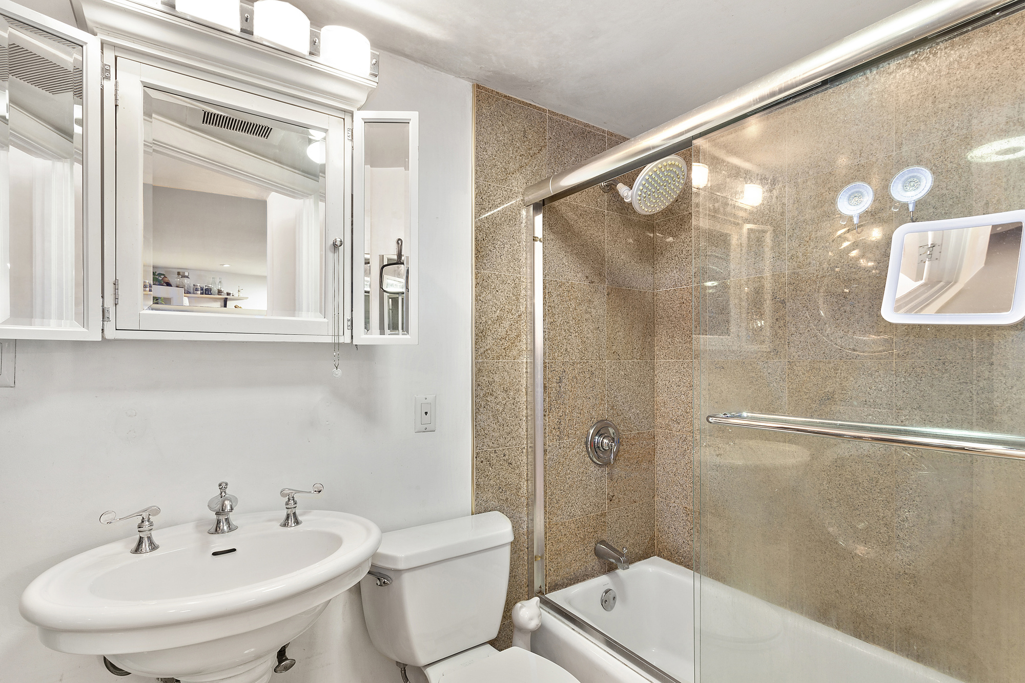 218 East 12th Street, Unit GARDEN Manhattan, NY 10003 - Photo 6 of 8