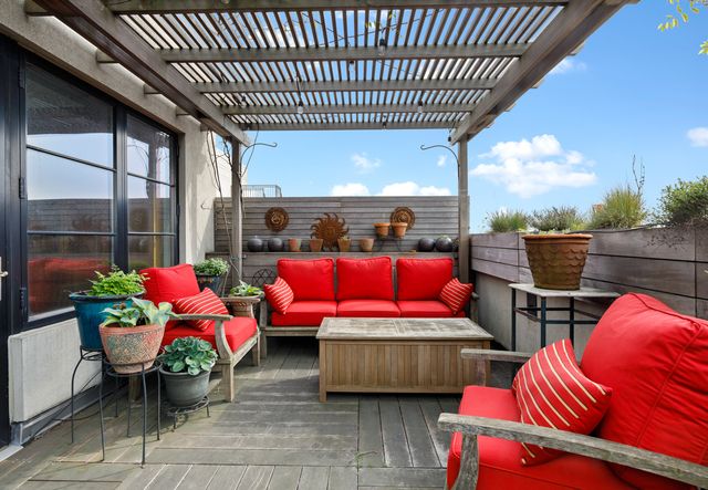 $1,900,000 | 527 Court Street, Unit PH7A | Carroll Gardens