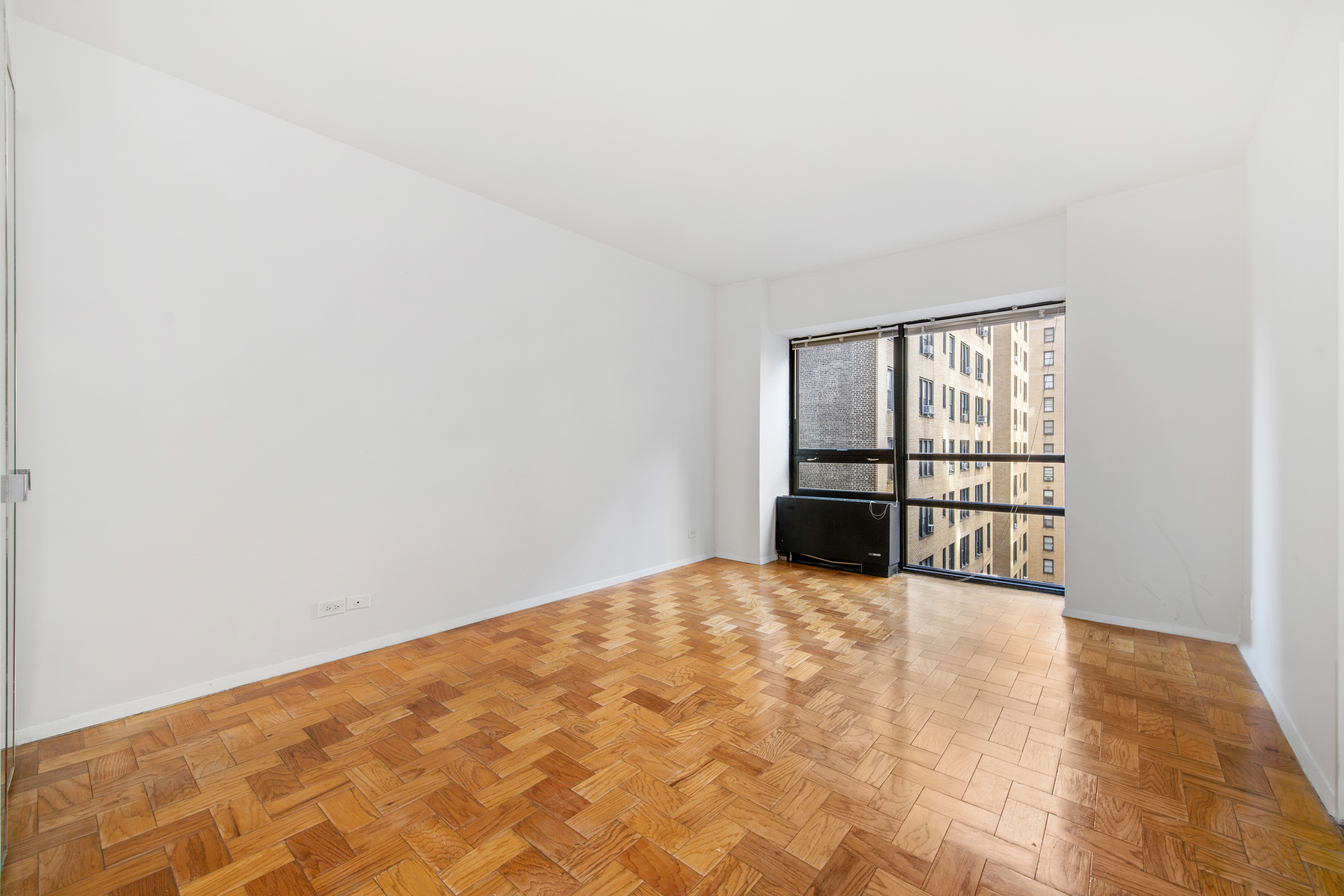 415 East 54th Street, Unit 9E New York, NY 10022 - Photo 7 of 16