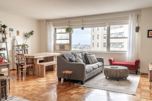 $172,500 | 2 Fordham Hill Ovl, Unit 15A | University Heights