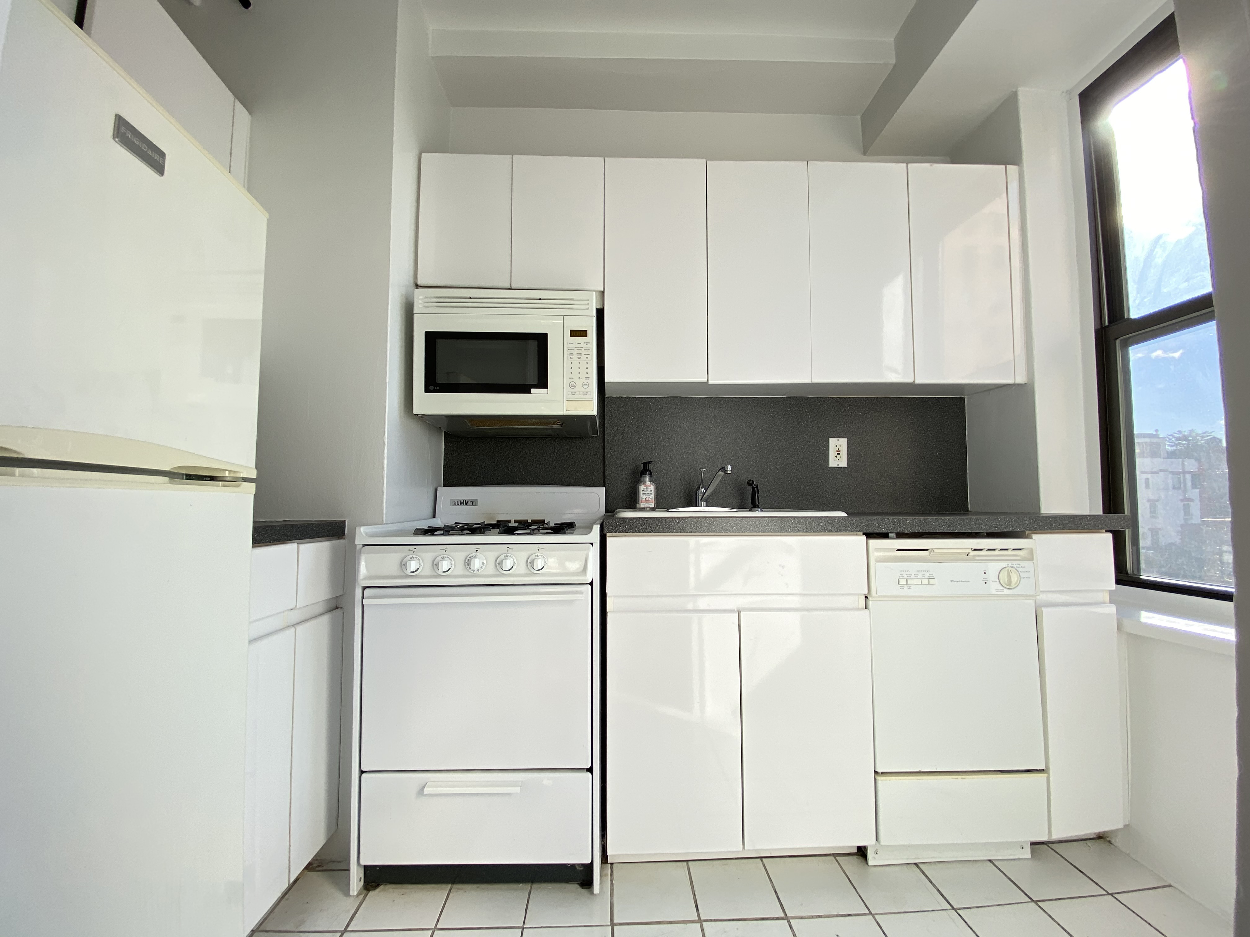 161 West 16th Street, Unit 12G Manhattan, NY 10011 - Photo 3 of 5