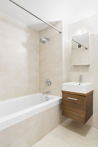 $905,000 | 133 Water Street, Unit 10A | DUMBO