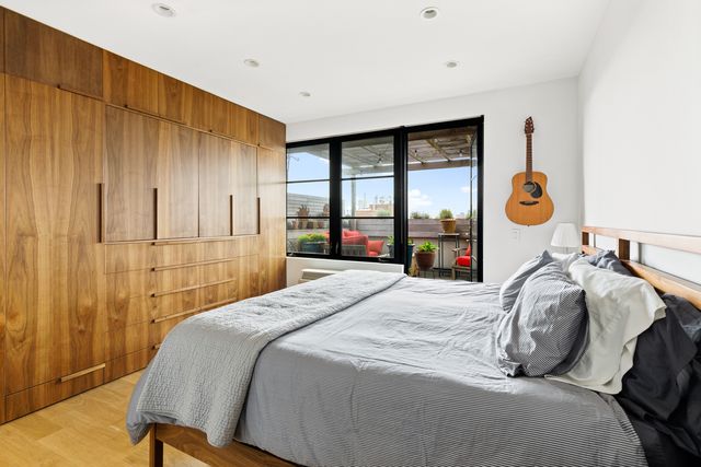 $1,900,000 | 527 Court Street, Unit PH7A | Carroll Gardens