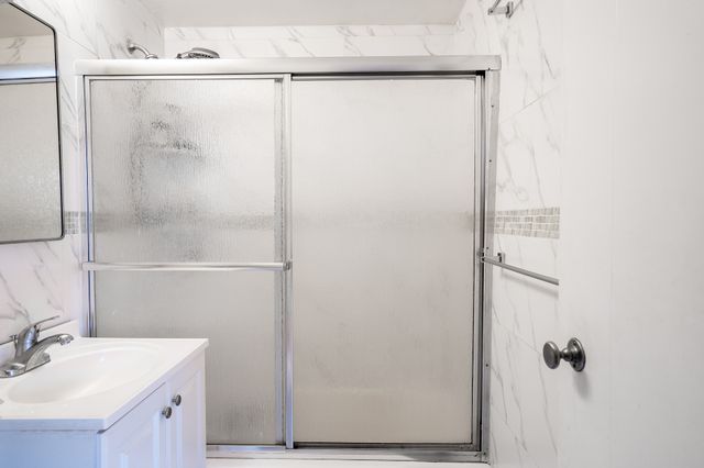 $172,500 | 2 Fordham Hill Ovl, Unit 15A | University Heights