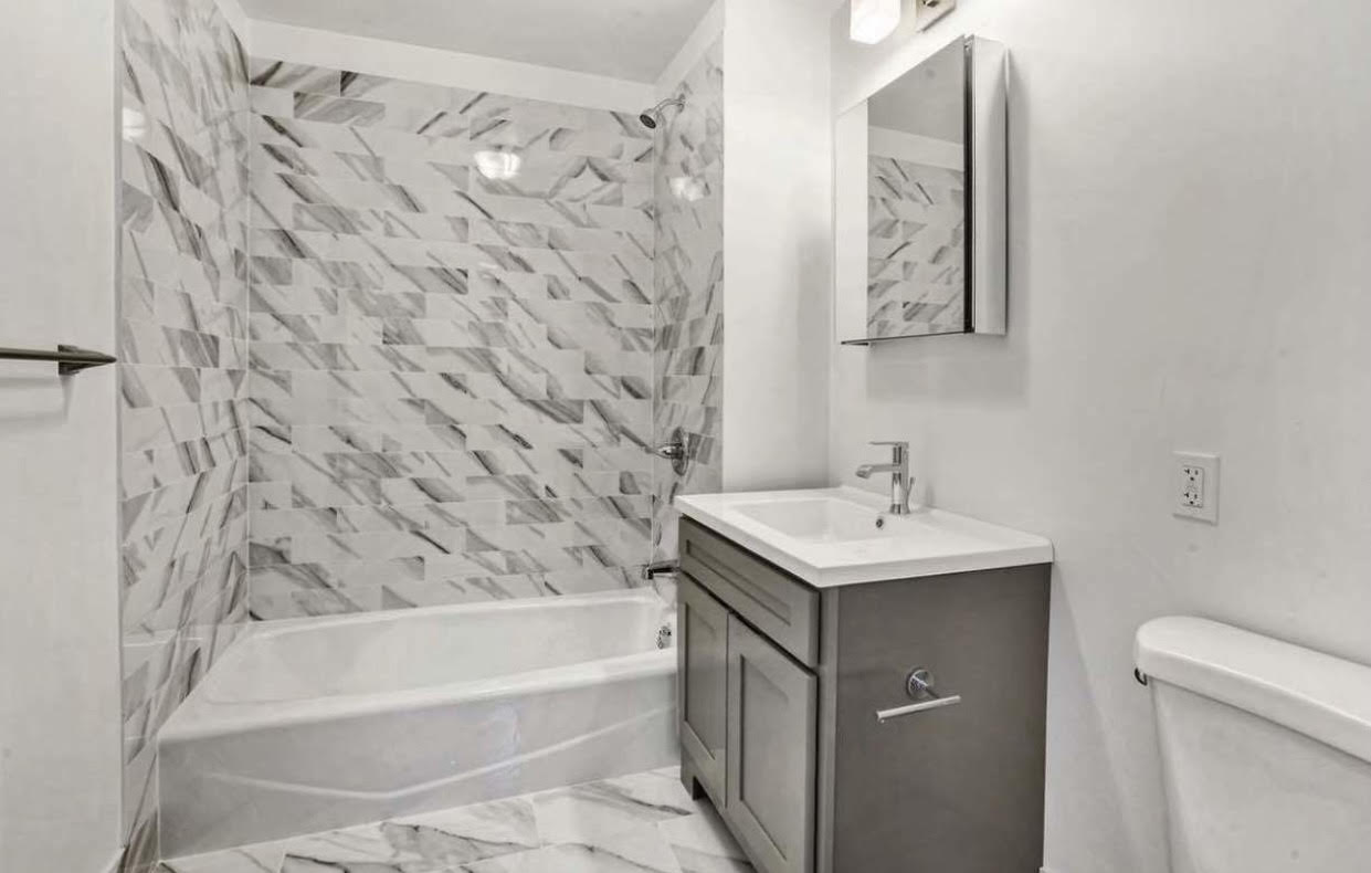 431 East 87th Street, Unit 3A Manhattan, NY 10128 - Photo 3 of 4