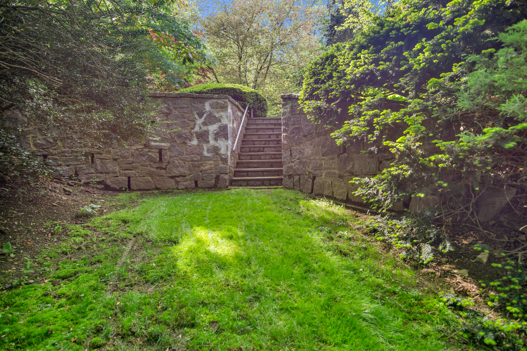 300 College Road Bronx, NY 10471 - Photo 21 of 22