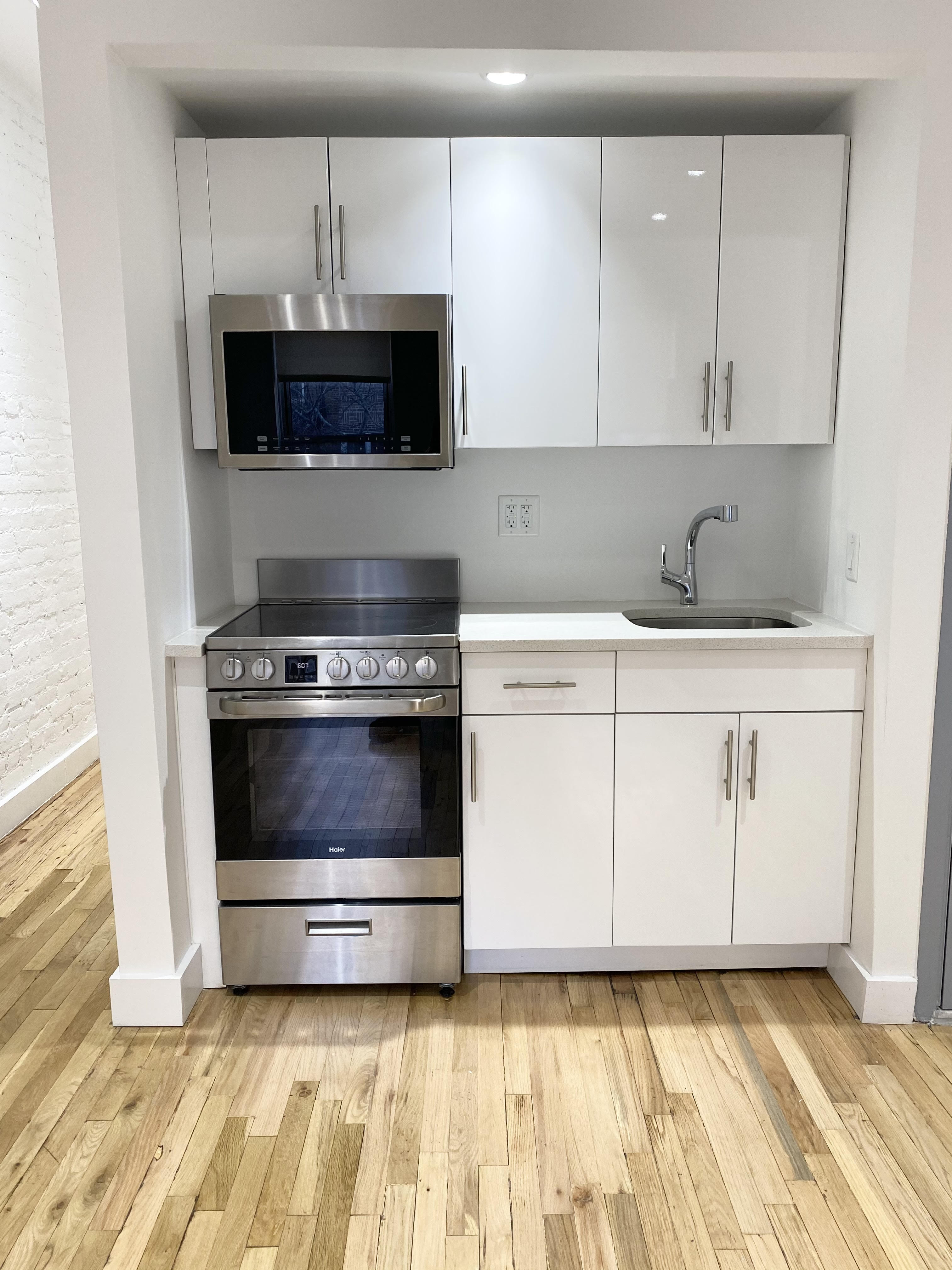 324 East 77th Street, Unit 4A Manhattan, NY 10075 - Photo 3 of 6