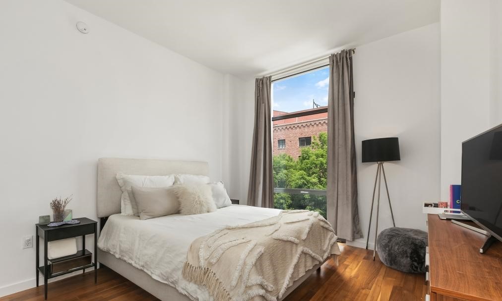 280 Metropolitan Avenue, Unit 3E Brooklyn, NY 11211 - Photo 4 of 8