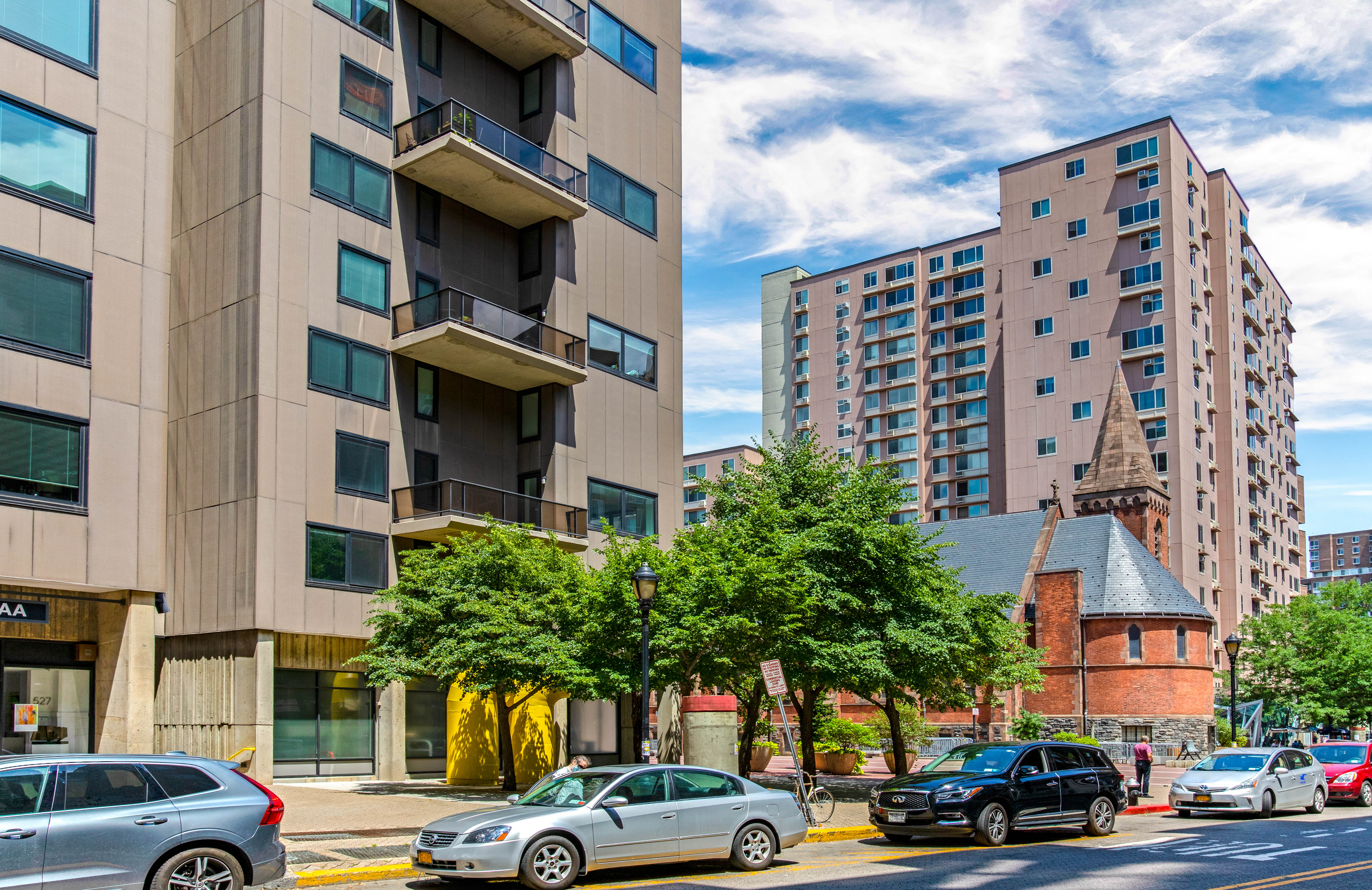 531 Main Street, Unit 427 Manhattan, NY 10044 - Photo 25 of 26