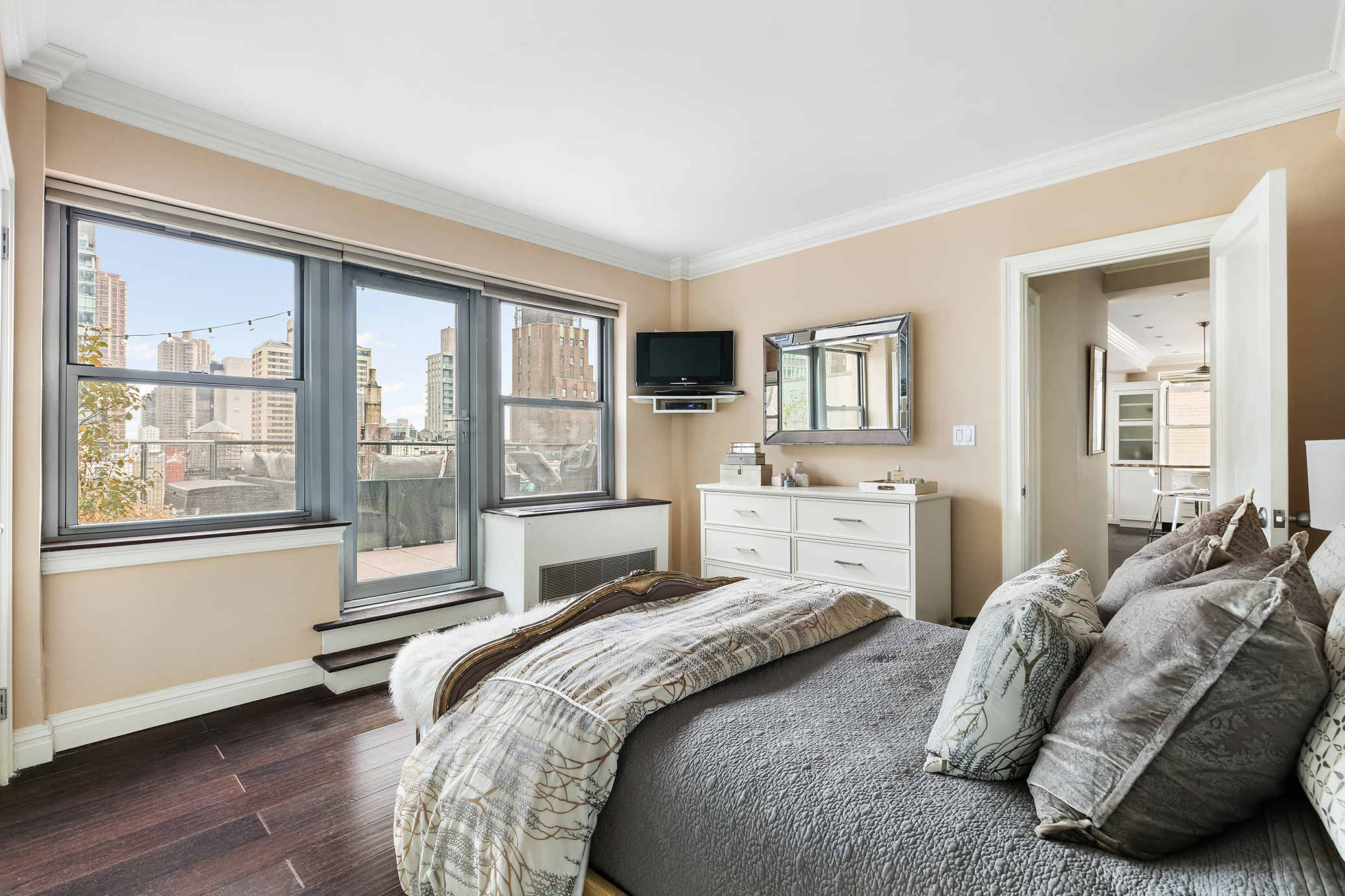 80 Park Avenue, Unit 19N Manhattan, NY 10016 - Photo 5 of 8