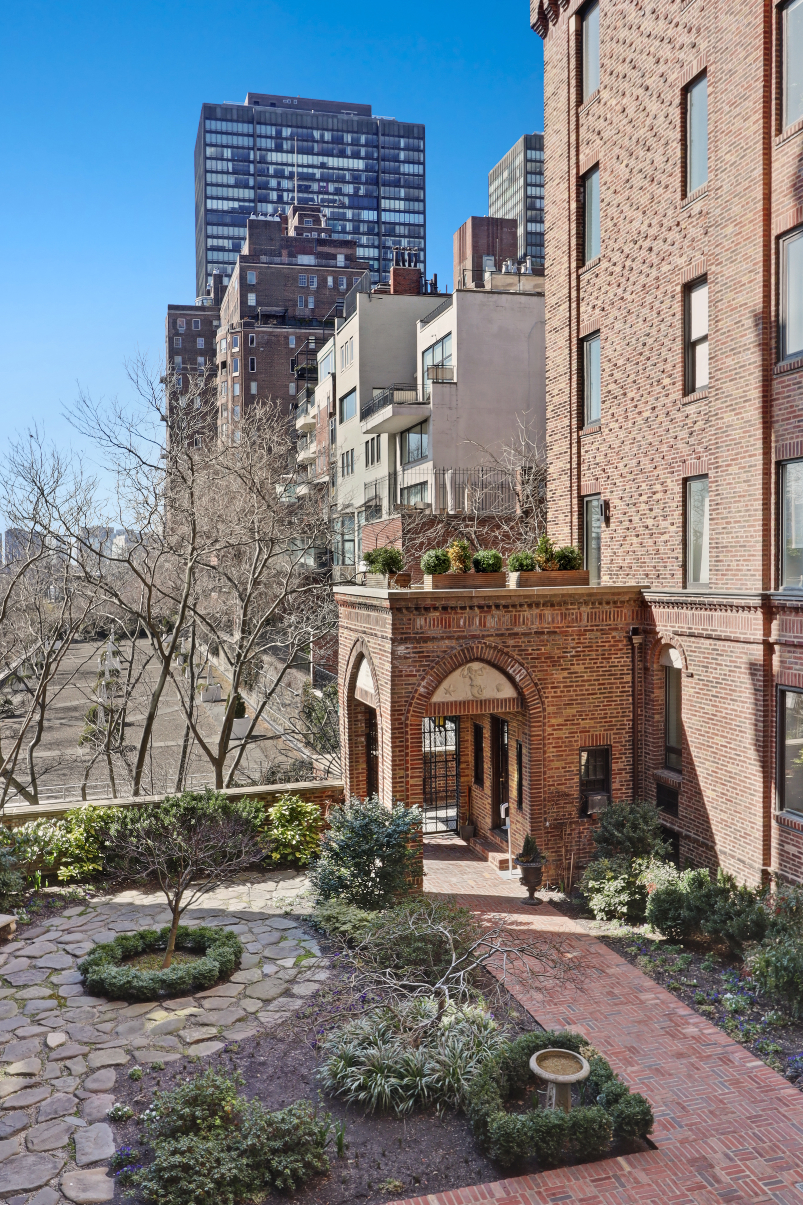 455 East 51st Street, Unit 2C Manhattan, NY 10022 - Photo 10 of 12