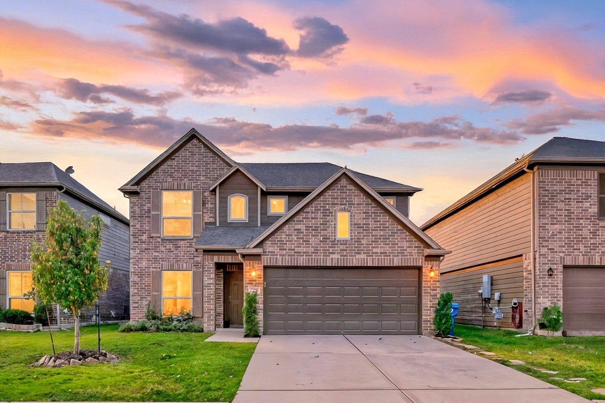 Welcome to 2306 Garden Square Path! Night Virtual Picture
