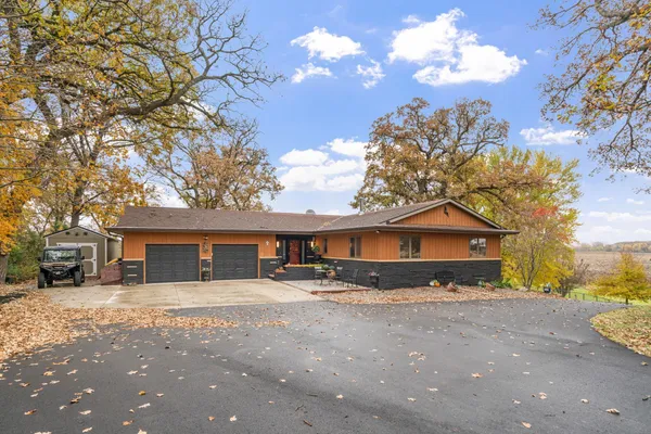 $650,000 | 74500 240th Street, Albert Lea, MN 56007