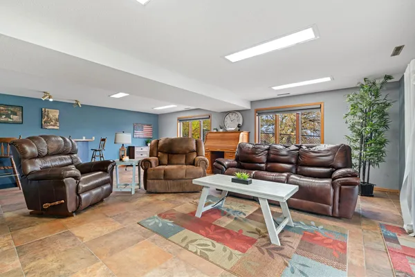 $650,000 | 74500 240th Street, Albert Lea, MN 56007