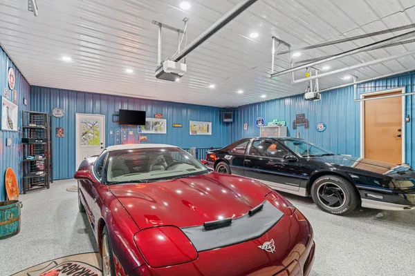 $650,000 | 74500 240th Street, Albert Lea, MN 56007