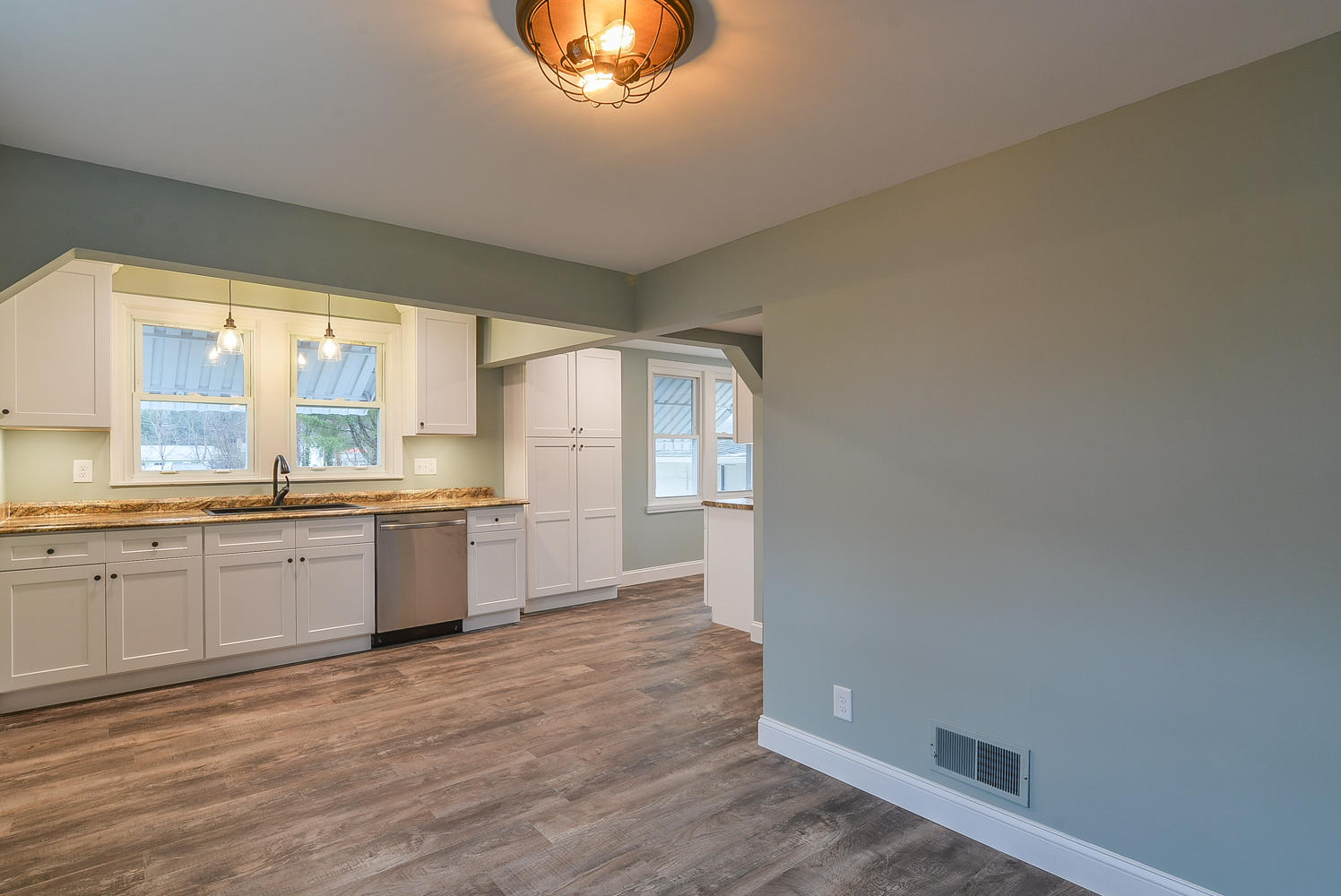 310 8th Street Erwin, TN 37650 - Photo 12 of 40 310 8th kitchen dining 2