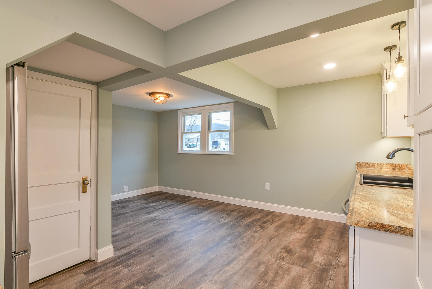 310 8th Street Erwin, TN 37650 - Photo 14 of 40 310 8th kitchen dining 4