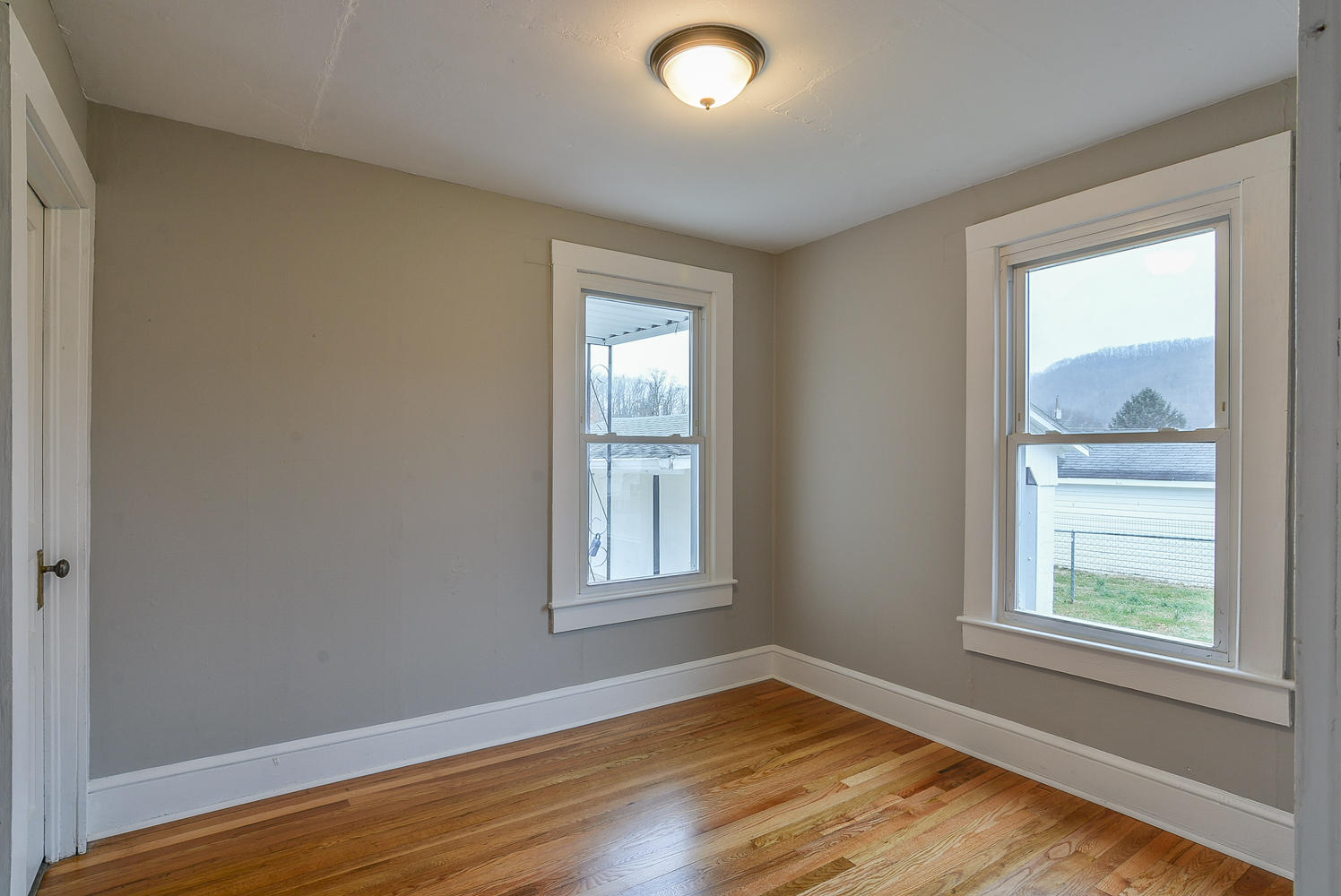 310 8th Street Erwin, TN 37650 - Photo 19 of 40 310 8th bedroom 2-1