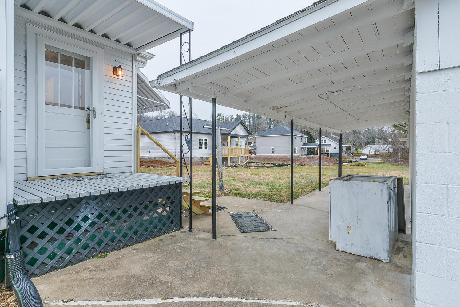 310 8th Street Erwin, TN 37650 - Photo 32 of 40 310 8th patio 2