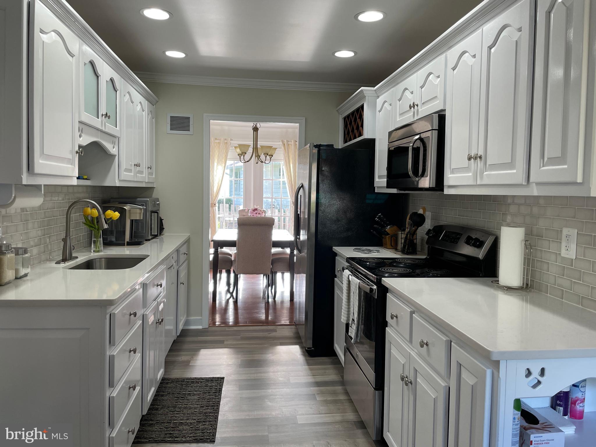 16126 Jerald Road Laurel, MD 20707 - Photo 3 of 28 Kitchen viww 1