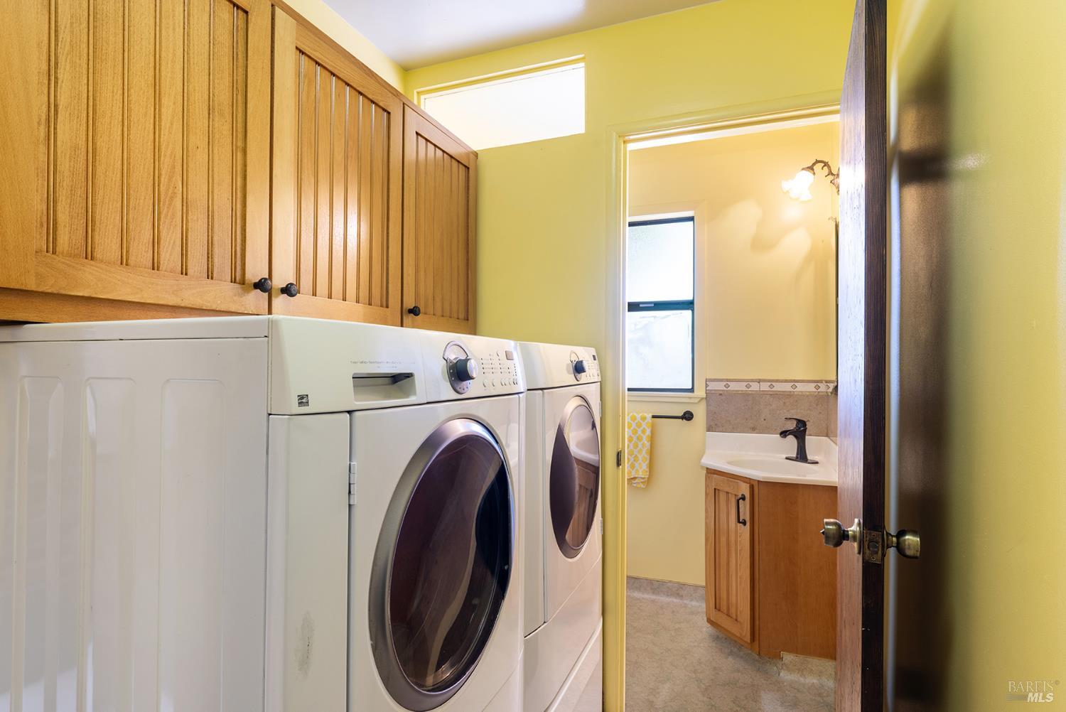 2236 West Hearn Avenue Santa Rosa, CA 95407 - Photo 33 of 56 a utility room with dryer and washer