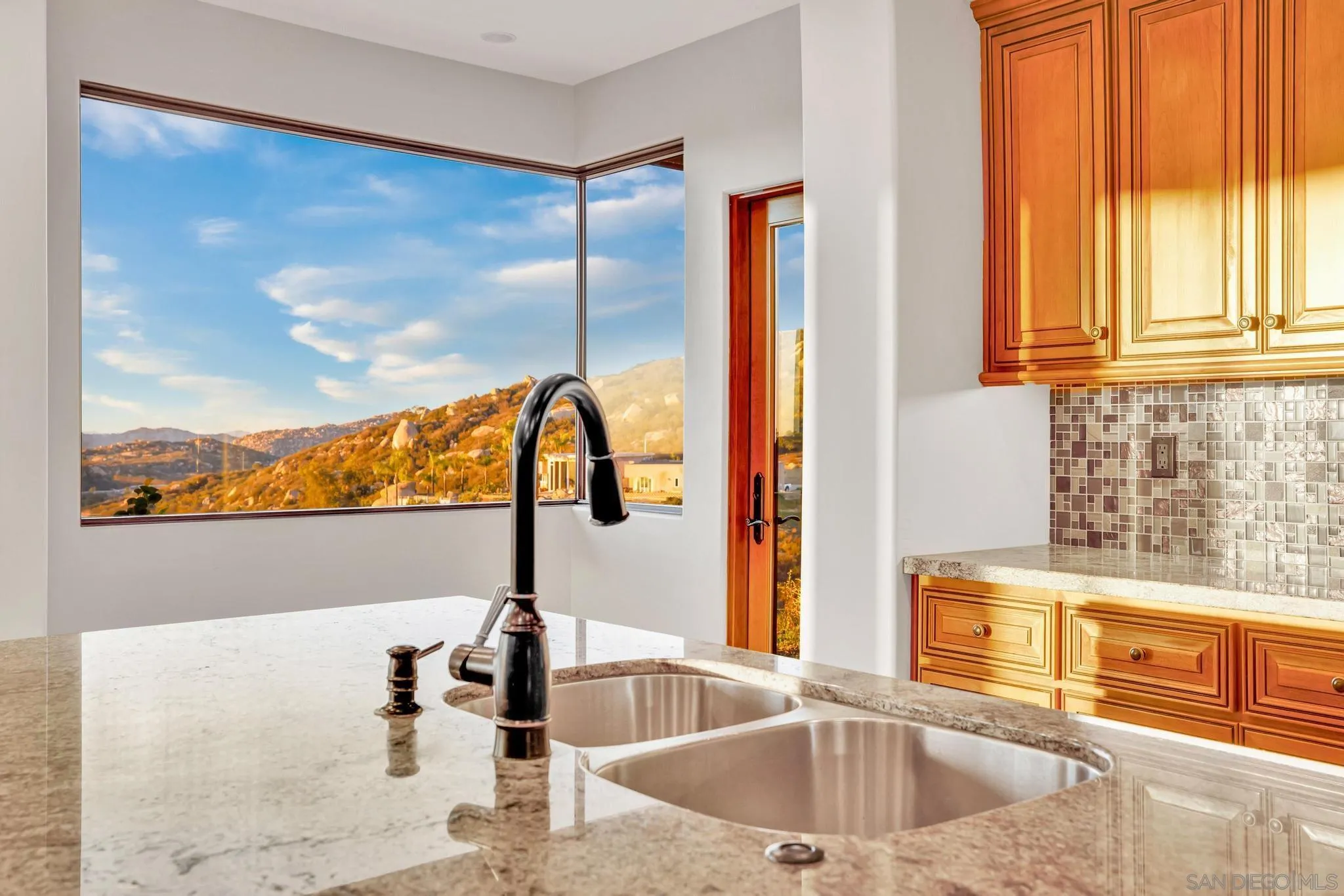 13791 Pata Ranch Road Lakeside, CA 92040 - Photo 11 of 72 Gallery Image 11