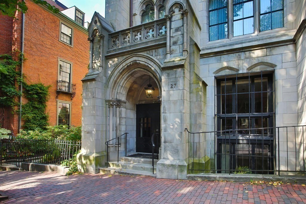 27 Chestnut Street, Unit 1A Boston, MA 02108 - Photo 14 of 16