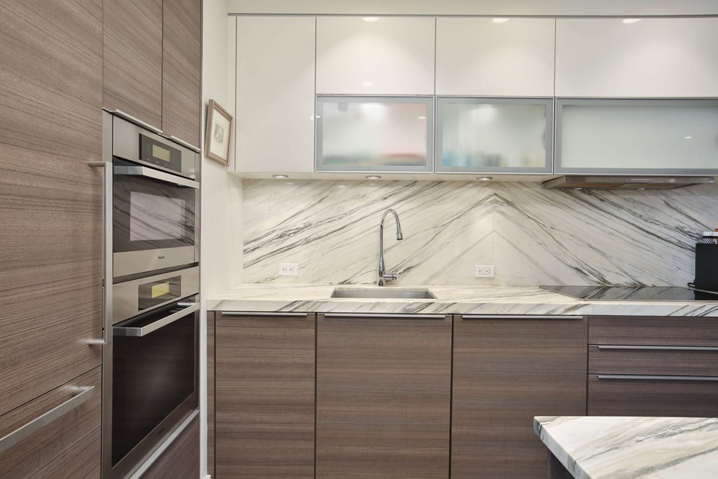 27 Chestnut Street, Unit 1A Boston, MA 02108 - Photo 6 of 16